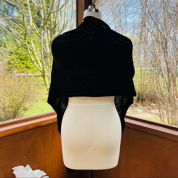 Cropped high low shawl light weight - Picture 7 of 8